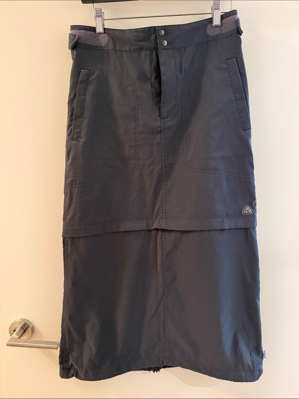 Vintage 2000’s AGC Nike Women's Convertible Skirt Size S, dark grey